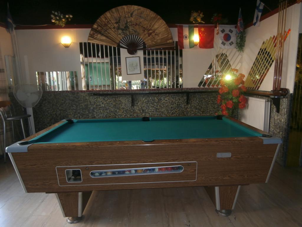 Harry'S Bar & Apartments 1 Ахарави Экстерьер фото