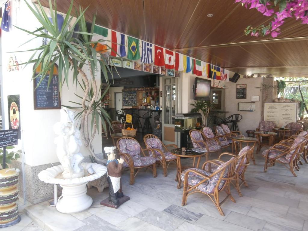 Harry'S Bar & Apartments 1 Ахарави Экстерьер фото